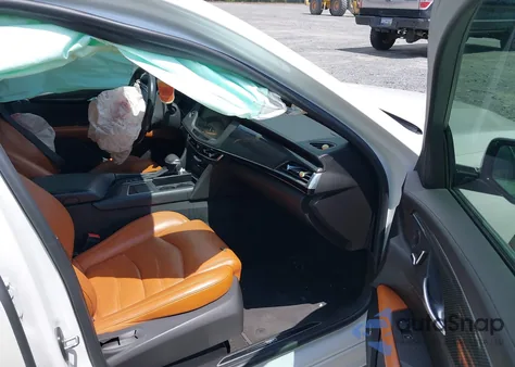 2017 Cadillac Ct6 Premium Luxury z USA, uszkodzony, nr VIN 1G6KF5RS5HU193391